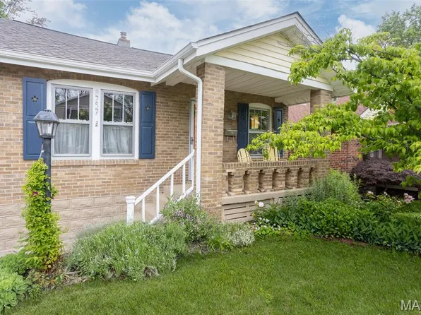 8757 Brentwood Pl, Saint Louis, MO 63144