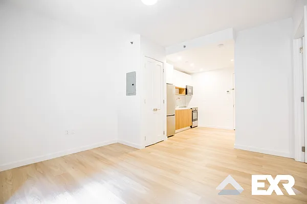 Rented by EXR | media 4