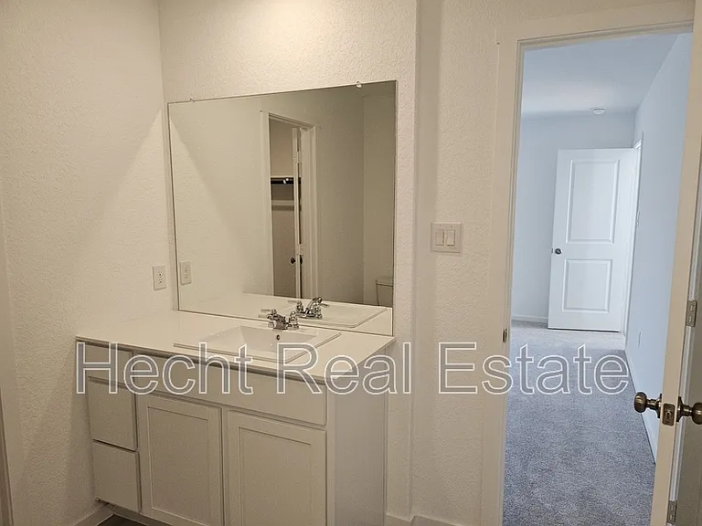 2440 Lost Creek Rd — Photo 19
