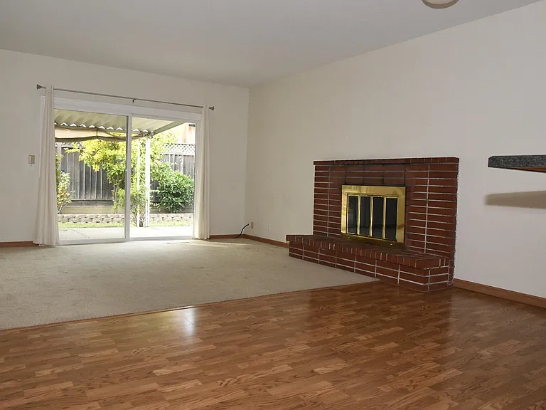 6385 Lillian Way — Photo 3