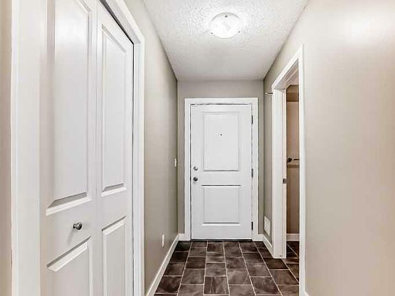 4th image of 2715 12th Ave SE #111