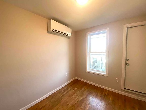 5th image of 241 Rockaway Ave #2