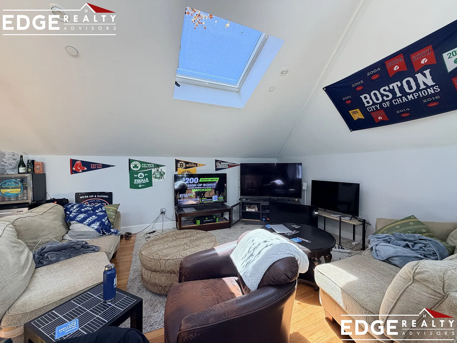 4 bed, 2000 sqft, $4,700 — Photo 3