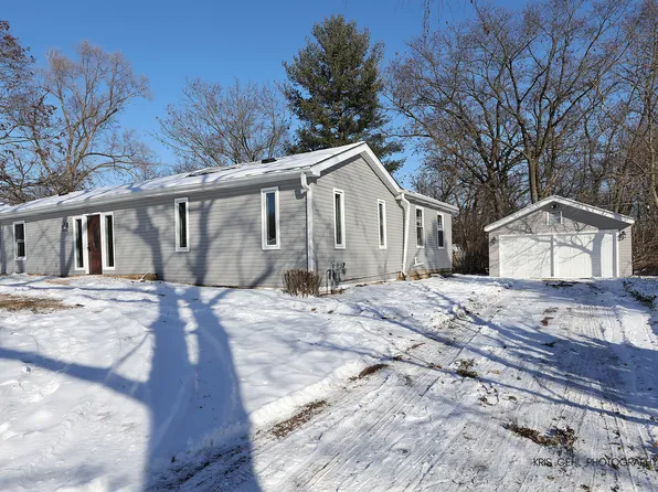 2814 Michael St, Wonder Lake, IL 60097