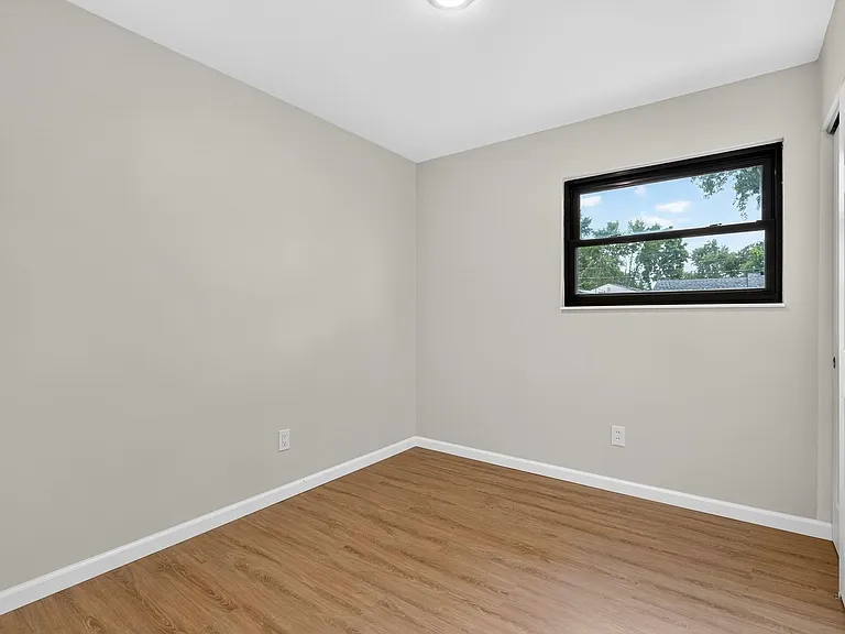 214 Allen Dr — Photo 6