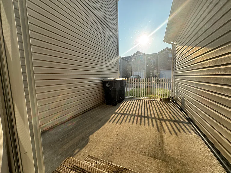8123 N Drury Ave — Photo 16