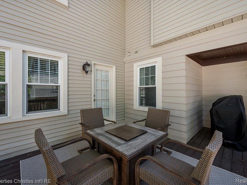 1033 Maplegrove Ave, photo 20