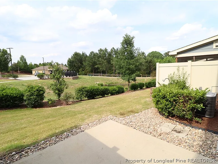410 Boscawen Ln — Photo 39