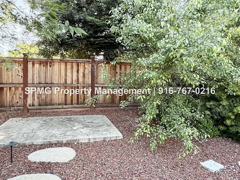 609 Granada Pass Dr — Photo 47