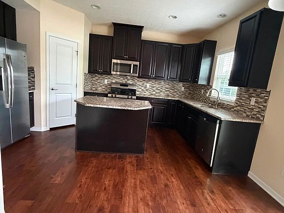 2nd image of 191 Old Colony Dr