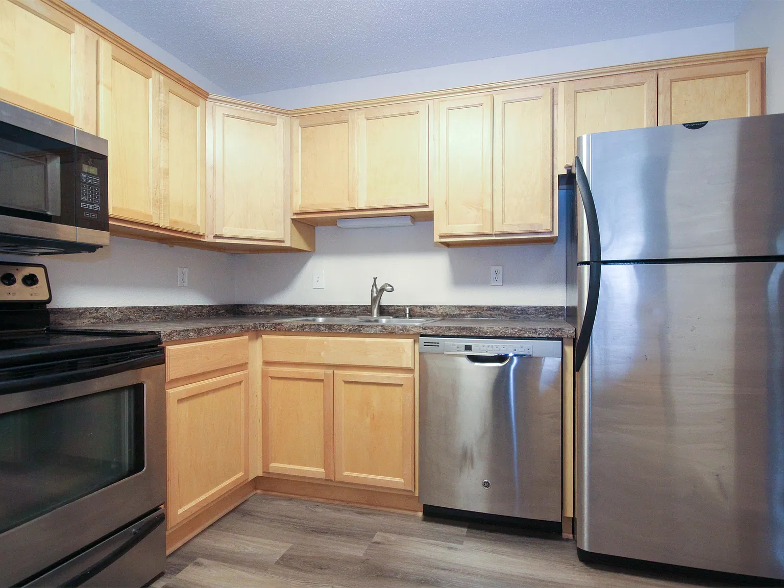 West Village Road, Chanhassen (760, Unit 106) Ly Kz1 **Hwp** - 106 — Photo 2