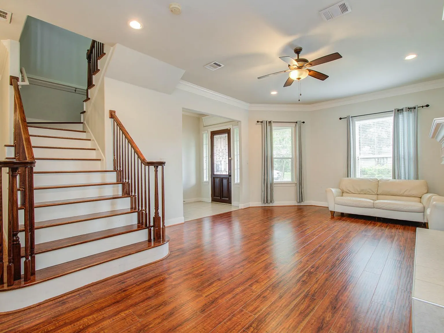 3 bed, 2.5 bath, 2258 sqft, $2,300 — Photo 4