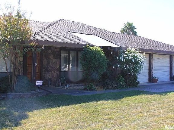3rd image of 5410 Pomegranate Ave