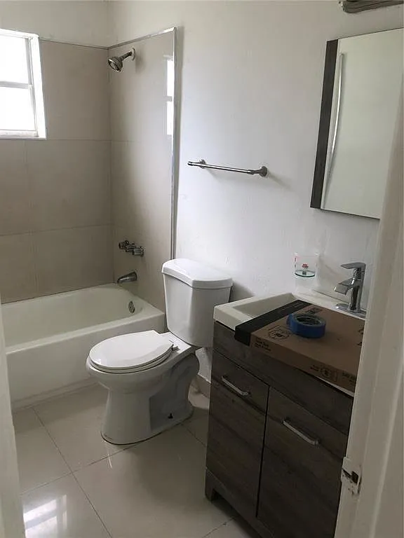 2 bed, 1.0 bath, 850 sqft, $1,950 — Photo 3