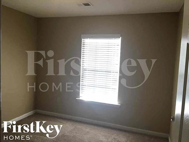 7372 Hunters Forest Dr — Photo 10