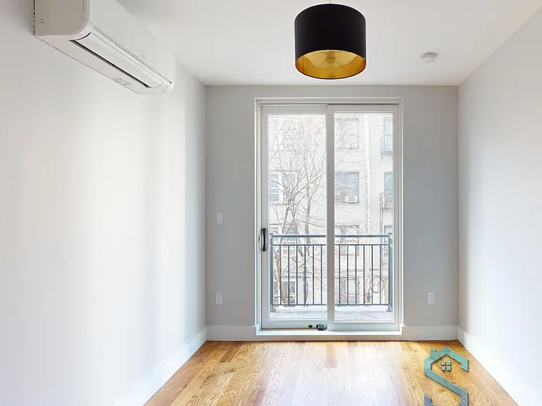684 E 21st St #3B — Photo 7