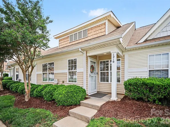 1210 Sheldon Brook Ln, Fort Mill, SC 29715