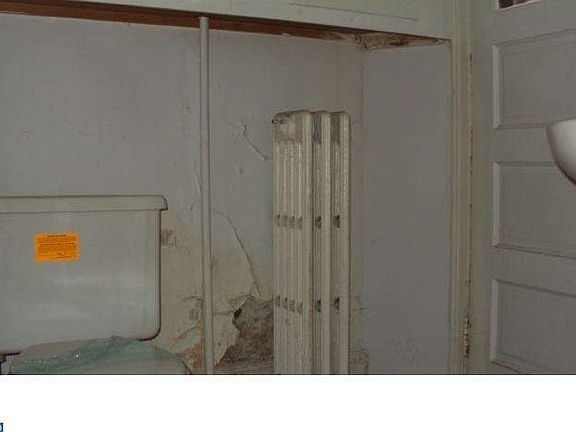4th image of 203 S Sartain St