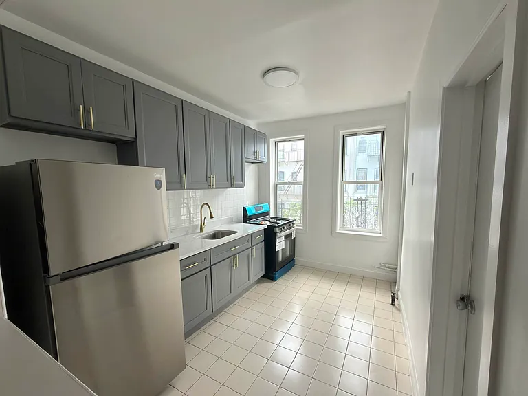 34-44 43rd St #2L — Photo 1