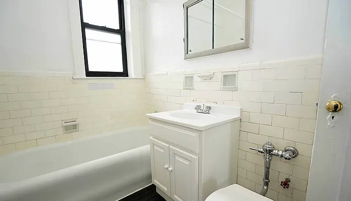 Rented by S&M Associates Realty LLC | media 40