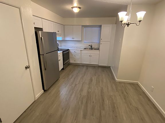 3rd image of 434 W Ivyglen St APT 109