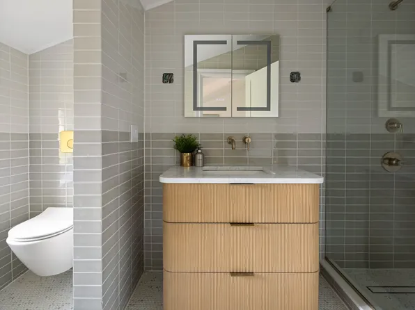 521 Monroe Street image 13 of 16