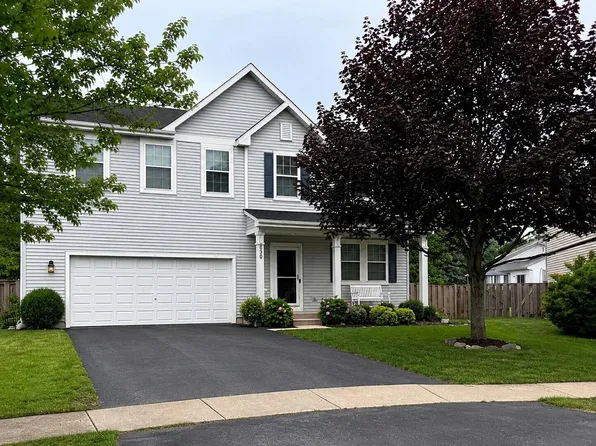 830 Valley Stream Dr, Hampshire, IL 60140