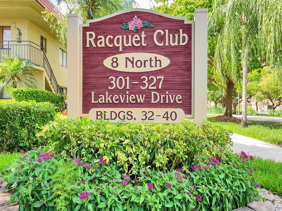 1st image of 305 Lakeview Dr