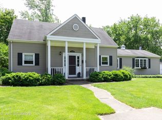 2448 Flossmoor Rd, Flossmoor, IL 60422