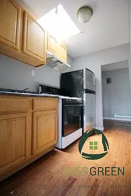 Rented by Evergreen Apartments BK | media 2