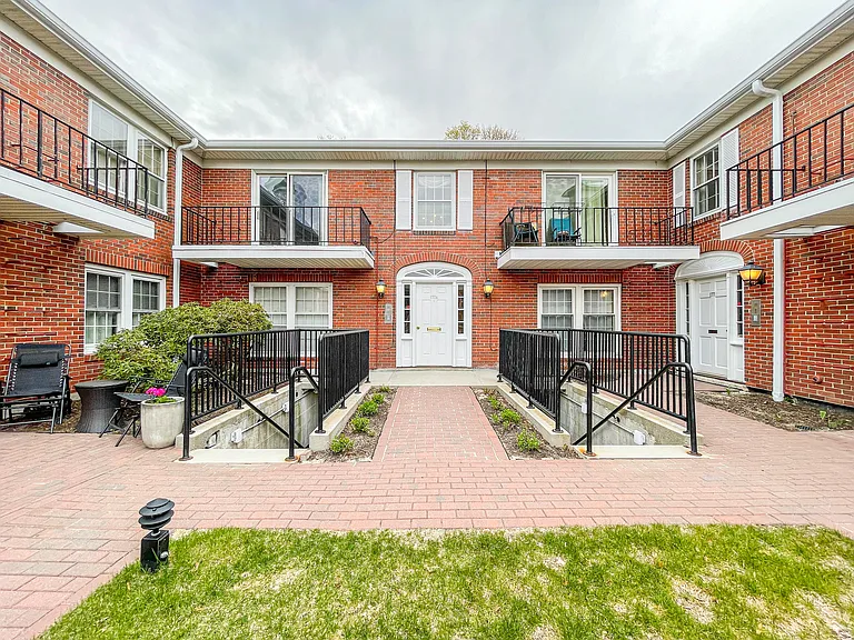 173 Pine St #2P — Photo 40