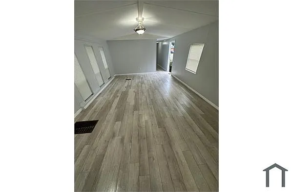 Building Photo - 7683 Bentwillow Dr