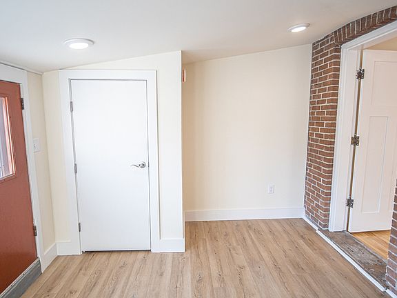 4th image of 28 S Williams St #2