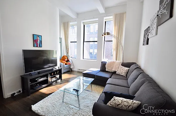 Rented by City Connections Realty | media 4