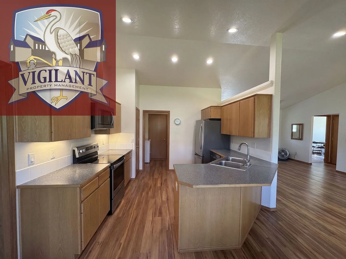 Battle Ground Home For Rent Large Lot & Private Backyard — Photo 4