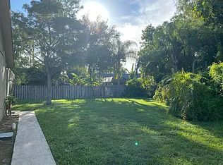 1227 Periwinkle Pl #27, Wellington, FL 33414