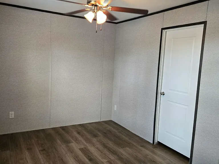 4401 Hitzing Ave #84 — Photo 5