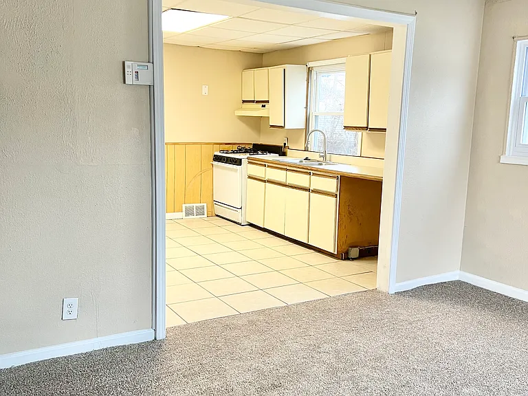 12785 Sherman Ave — Photo 3