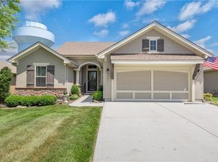 921 SE Amber Ct, Blue Springs, MO 64014