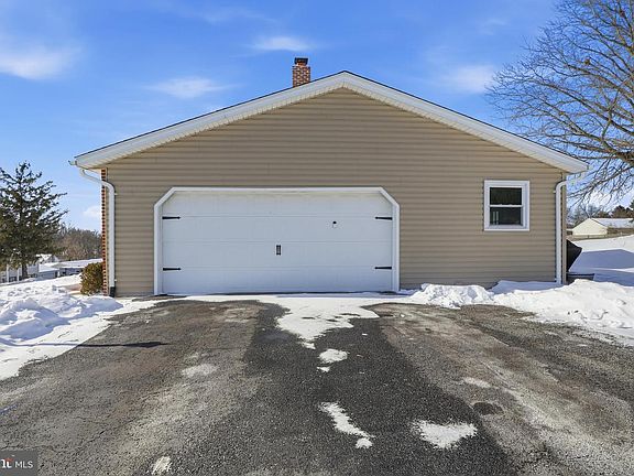 5th image of 6136 Friar Rd