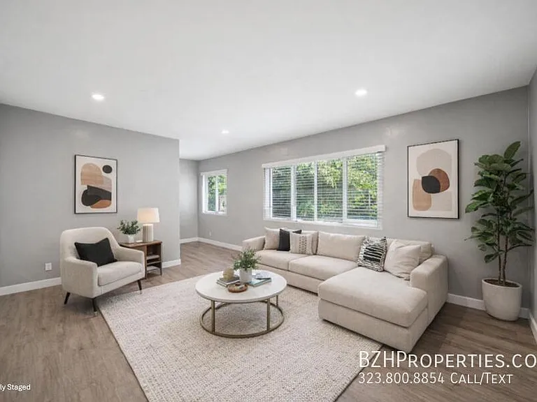 252 S New Hampshire Ave — Photo 1
