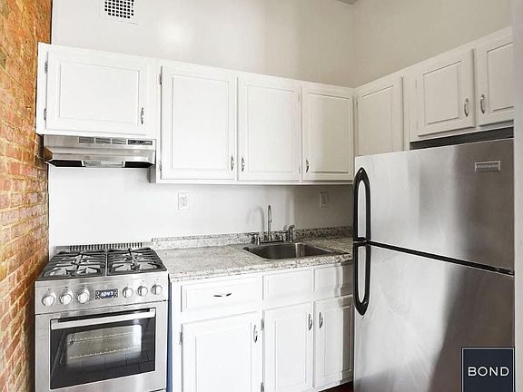 3rd image of 310 W 80th St APT 5