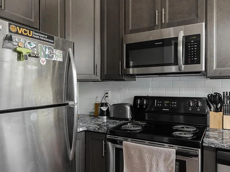 2406 E Clay St #B — Photo 5