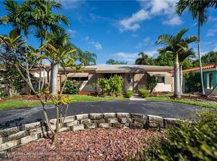 261 NE 42nd St, Oakland Park, FL 33334