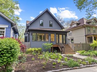 2125 W Greenleaf Ave, Chicago, IL 60645