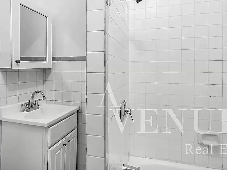 215 W 109th St #2G — Photo 6
