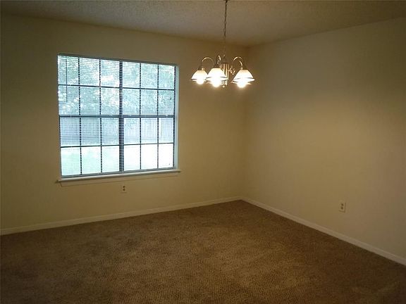 5th image of 207 Danubina St