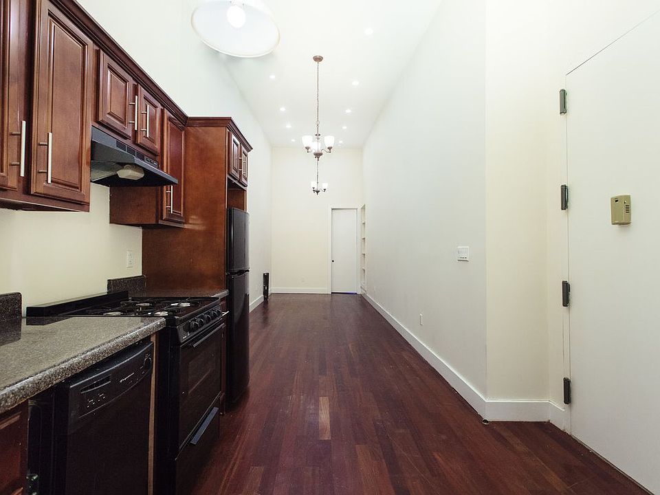 1st image of 171 Stanhope St APT 3L