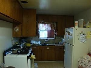 2nd image of 2613 E Whitmore Ave