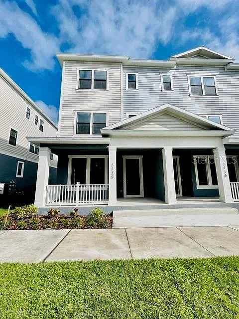 4 bed, 3.5 bath, 2350 sqft, $2,995 — Photo 2
